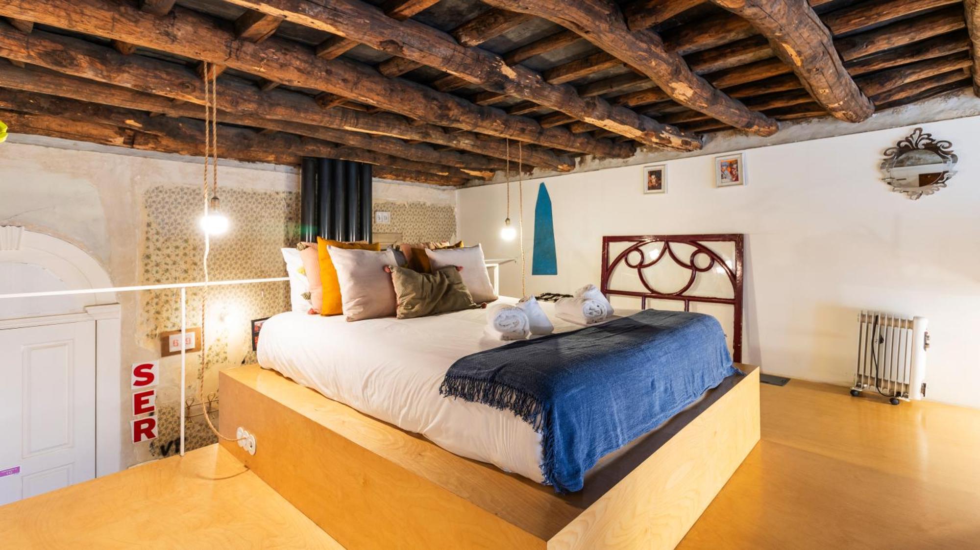 Eccentric Mouzinho Mezzanine By Lovelystay Porto Exterior photo